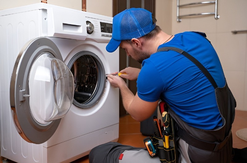 When to Call a Washing Machine Technician and How You Can Help Yourself